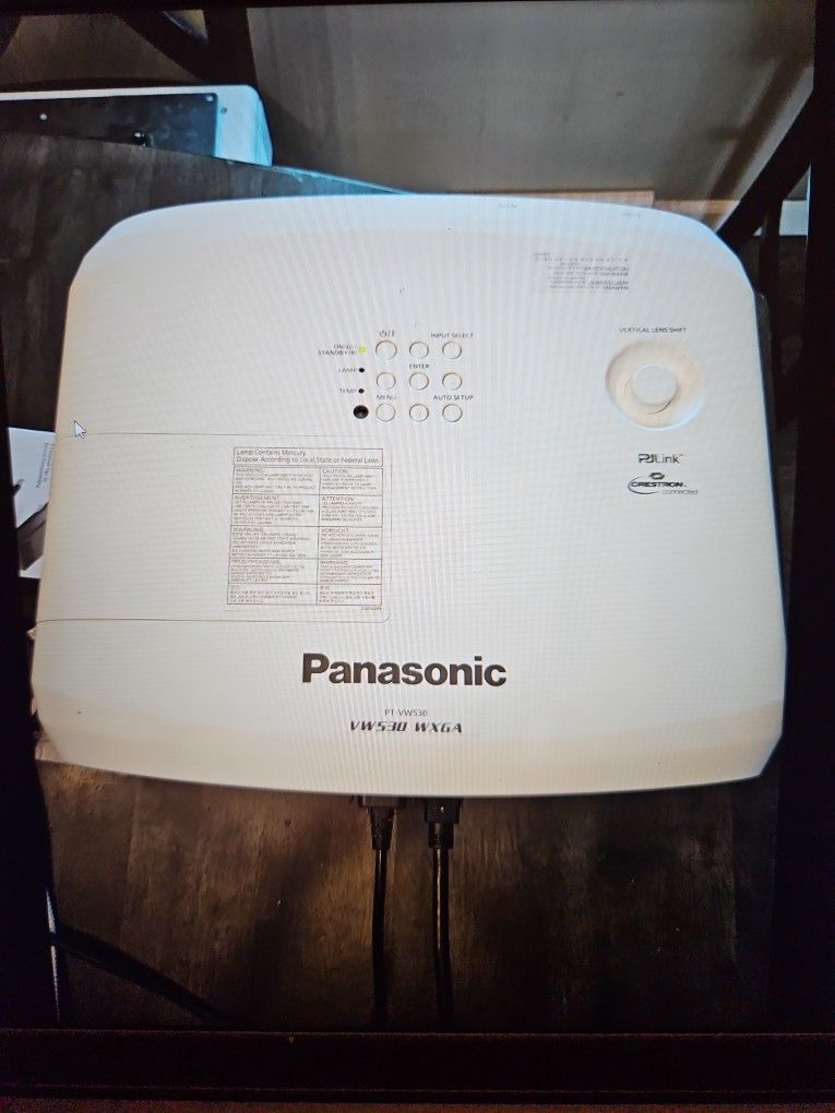 Panasonic VW530 Projector
