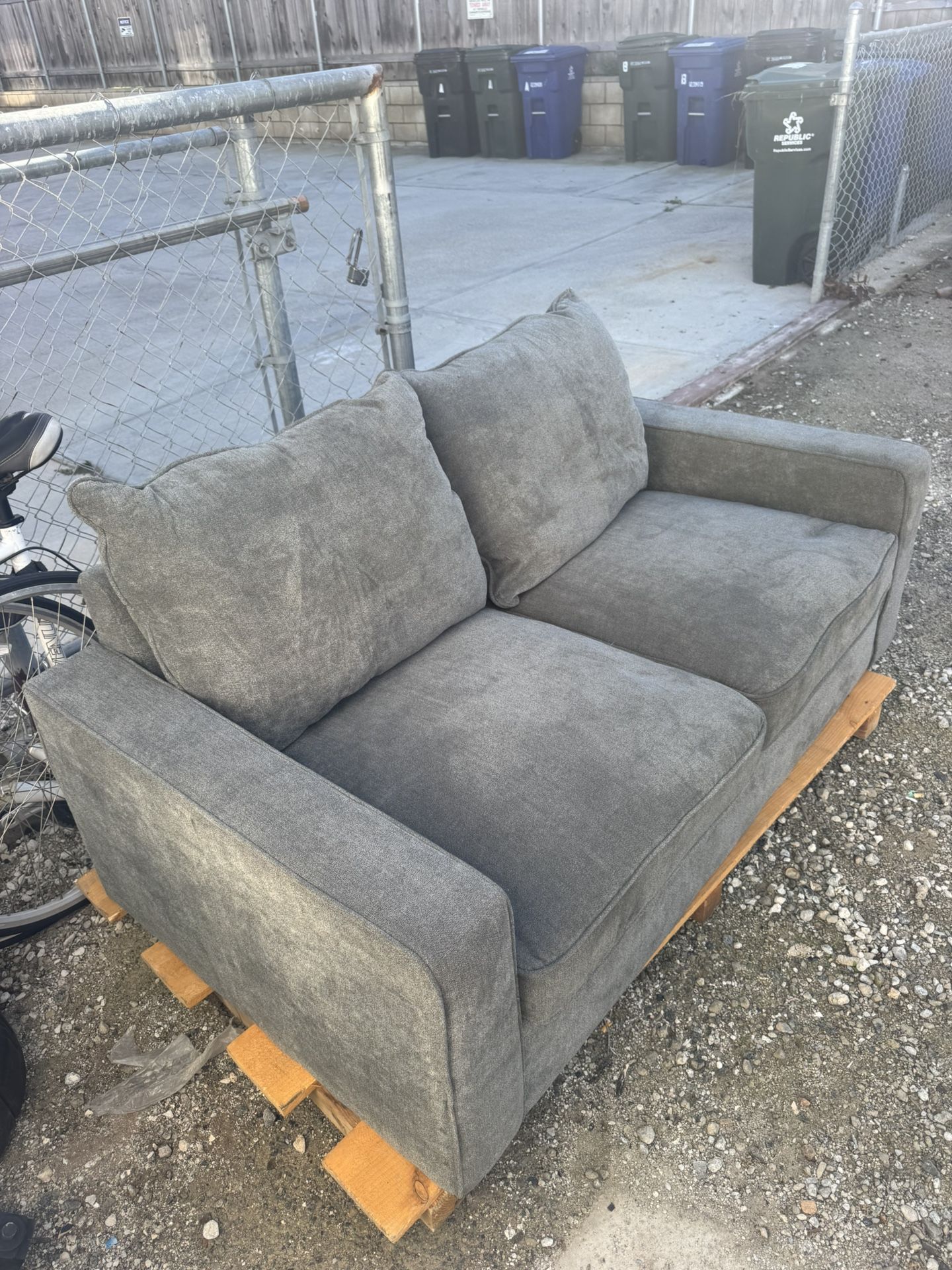 Couch Sofa Loveseat 