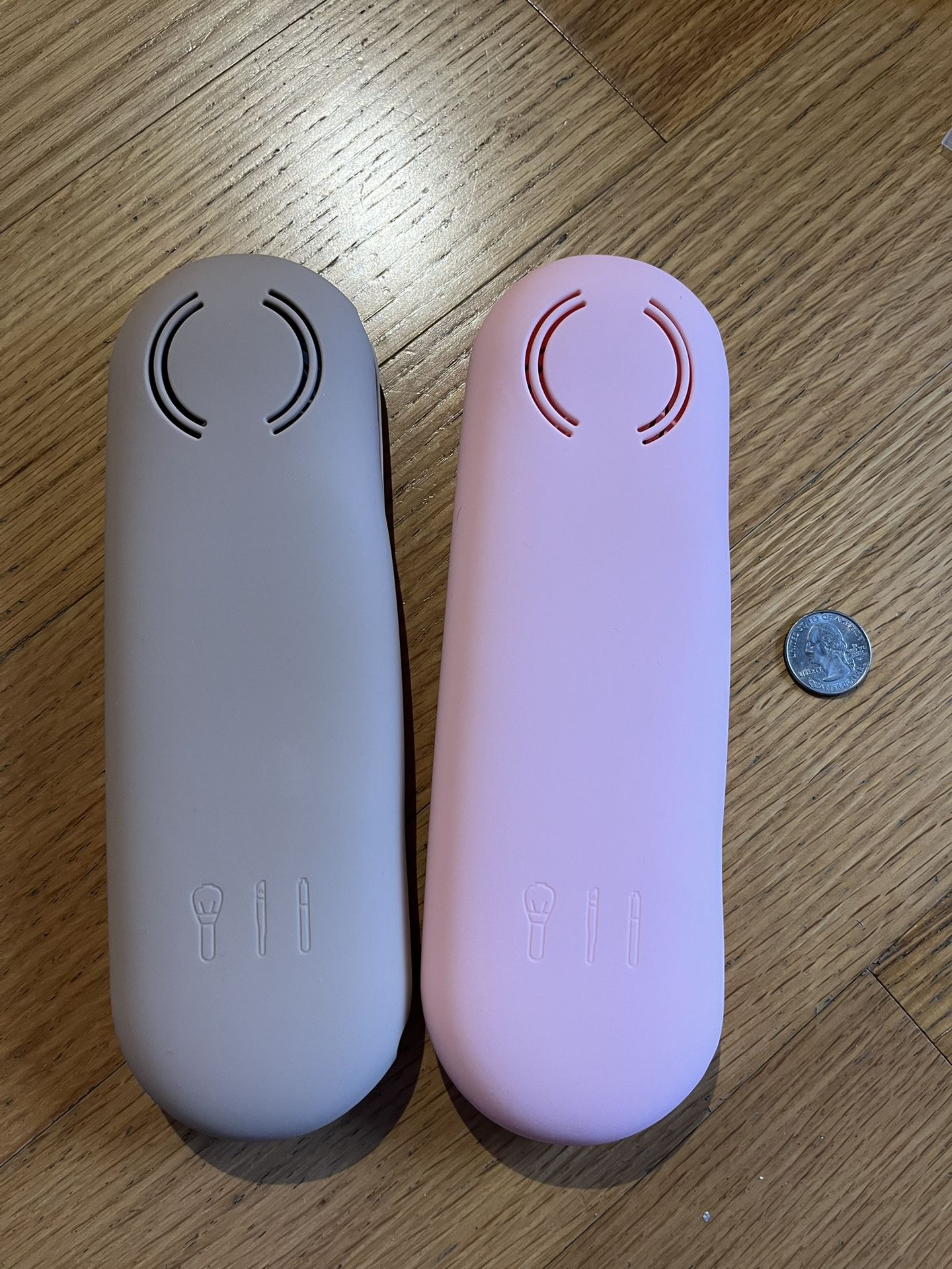 Silicone Makeup Brush Holders (beige, pink)