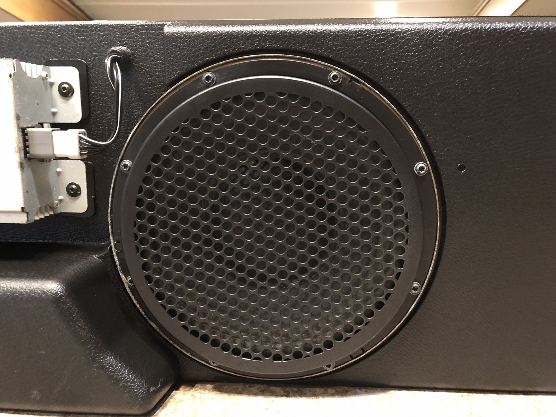 0408 Ford F150 Subwoofer Amplifier Combo Sub for Sale in Heath, TX