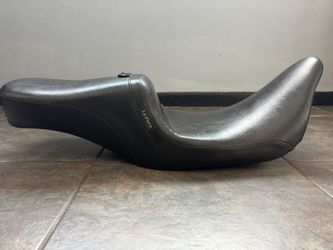 Harley Davidson. Le Pera seat