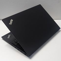 15.6" Lenovo ThinkPad P52s Laptop Window 11 Office