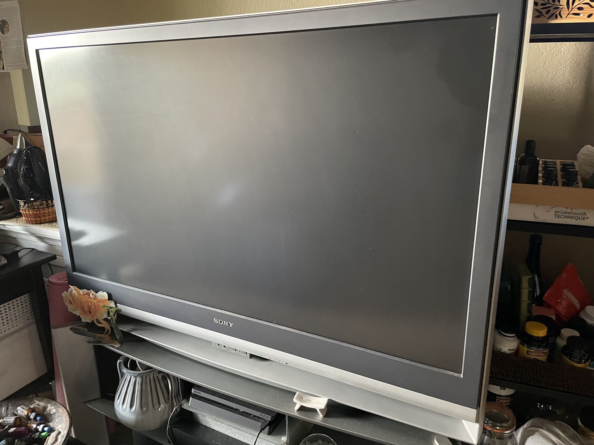 Sony KDF-E50A10 50” Rear Projection TV