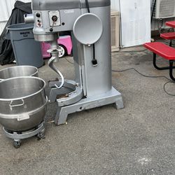 Hobart L800 80QT Mixer with Stainless Steel Bowl and Attachments 1 1/2 HP