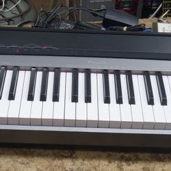 Casio Keyboard 88 key with stand seat and case PX-130 pre owned 875353-1