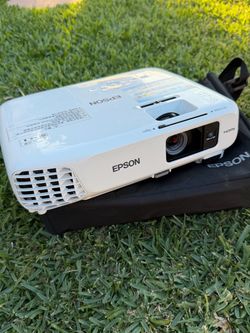 EPSON EB-S18 | LCD Projector – Portable Business Home