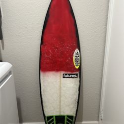 Cordell white and red 5,3 surfboard shortboard