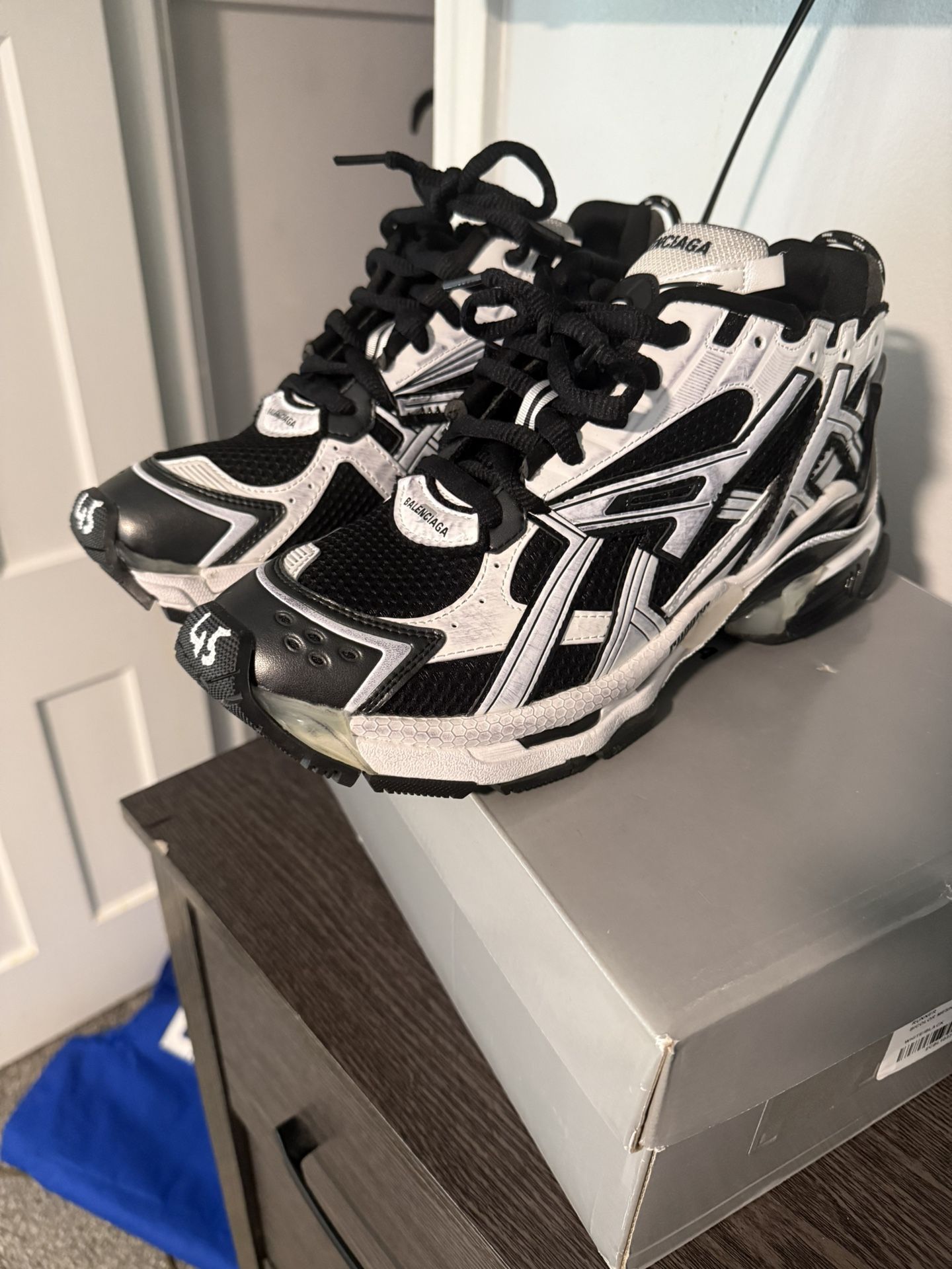 Balenciaga MEN'S RUNNER SNEAKER IN WHITE AND BLACK 