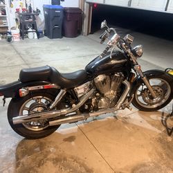 2015 Honda Shadow runs great!
