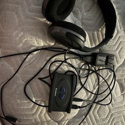 Brookstone Digital Wireless TV Headphones 2.4ghz