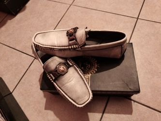 Dressing shoes / Zapatos para bestir