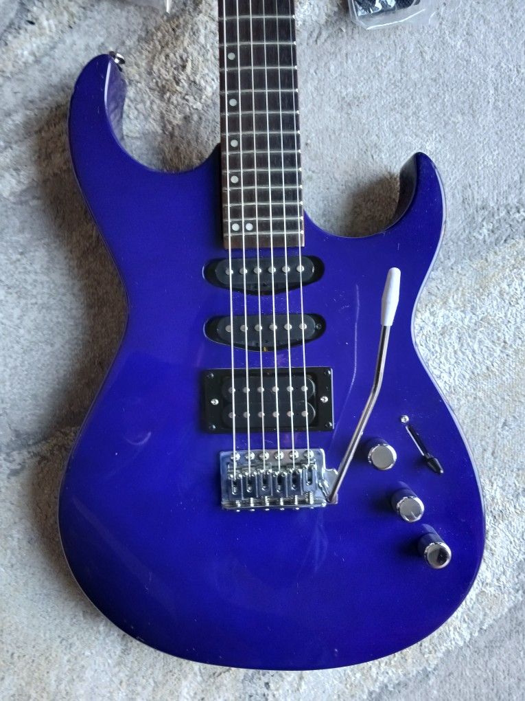 SILVERTONE Full Size Electric Guitar