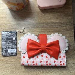Brand new with tags loungefly Minnie wallet