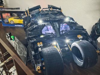 Complete & Upgraded Lego Batman Tumbler 76240 kit with mini figs, 100%