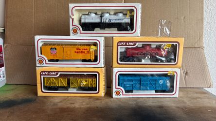 HO Scale Train Cars in Original Boxes