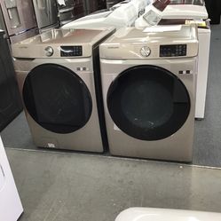 New Scratch And Dent Samsung Front Load Washer And Dryer Set. 1 Year Warranty 