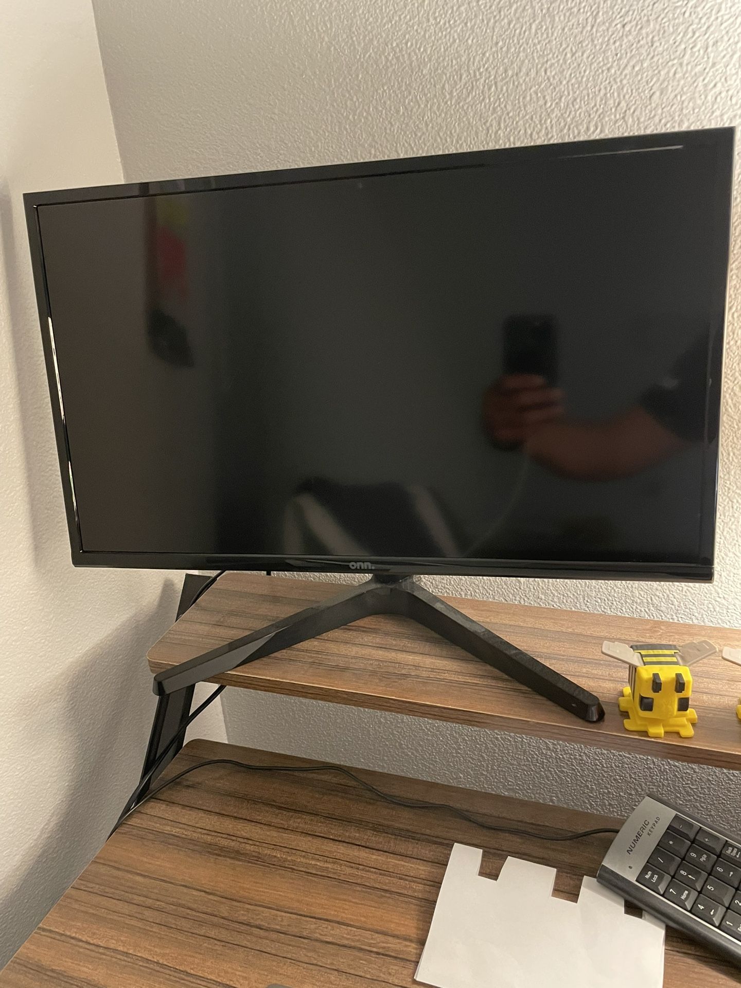 Computer Monitor 21 Inch ONN Brand