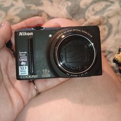 Nicko  12.1 Mega Pixel Camara 