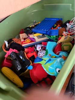 Hundred of toys