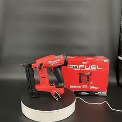 Milwaukee M18 FUEL 18-Volt Lithium-Ion Brushless Cordless 18-Gauge 1/4 in. Narrow Crown Stapler (Tool-Only)