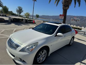2015 Infiniti Q40 AWD