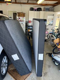 Queen Sealy Mattress & Box Spring Set