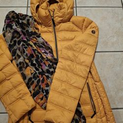 Women's Michael Kors MK coat Size M new