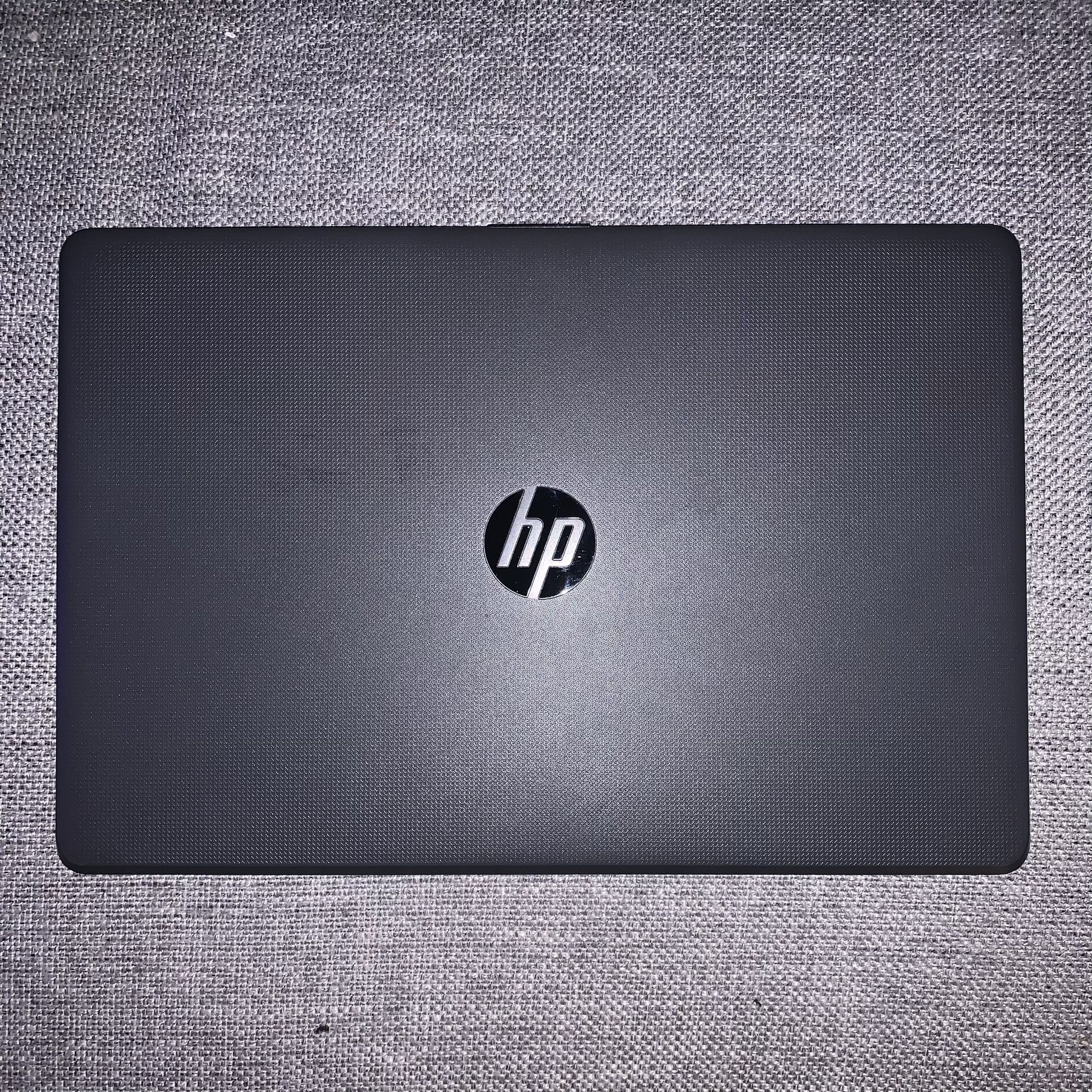 HP AMD E2 9000E GHz AMD Radeon R2 4GB RAM