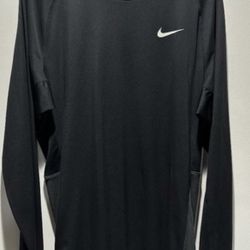 The Nike Tee Black long sleeve size XL