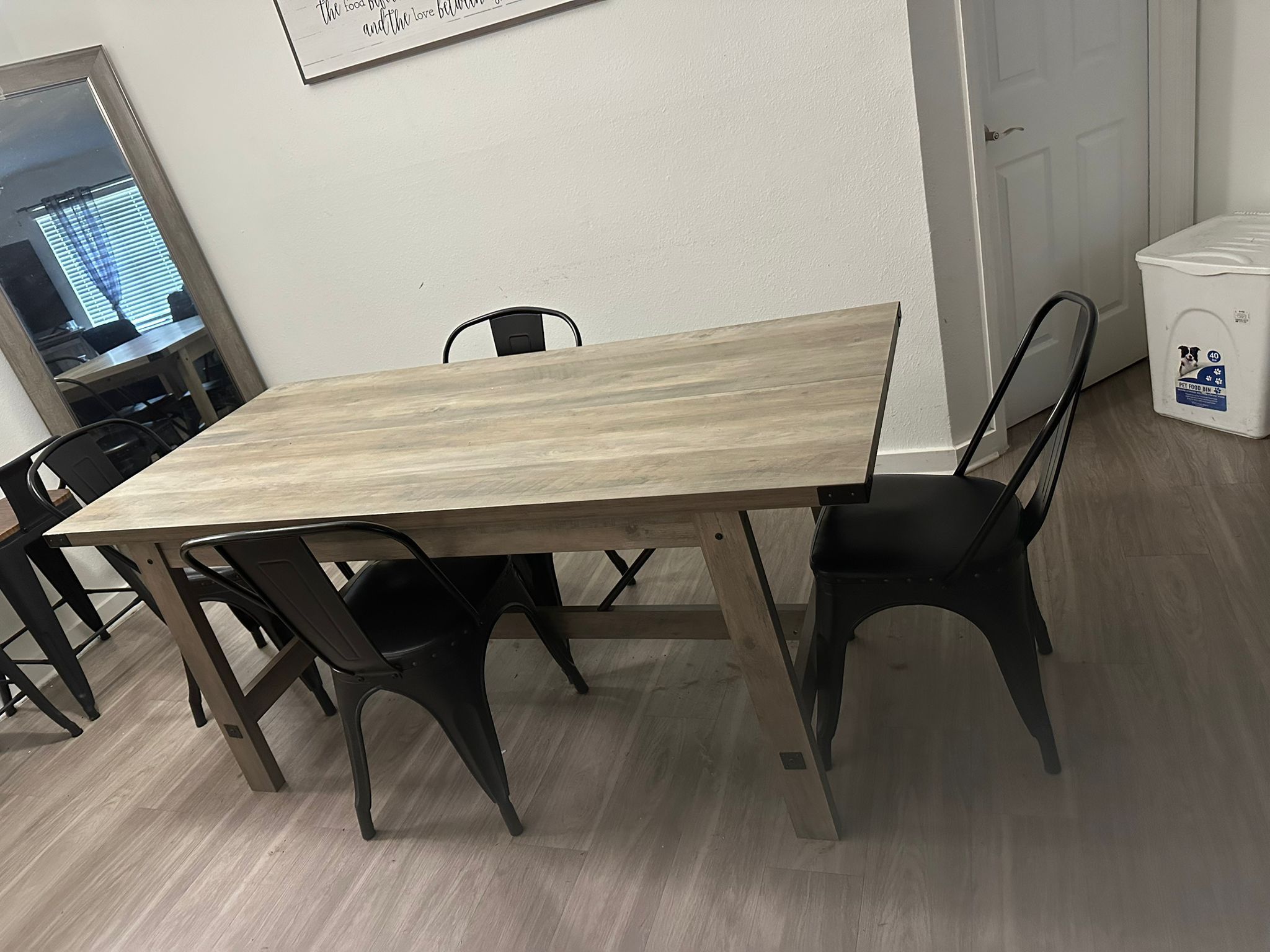 Dining Table and chairs 
