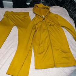 Yellow tracksuit #yellowtracksuit