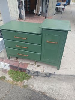 Dresser