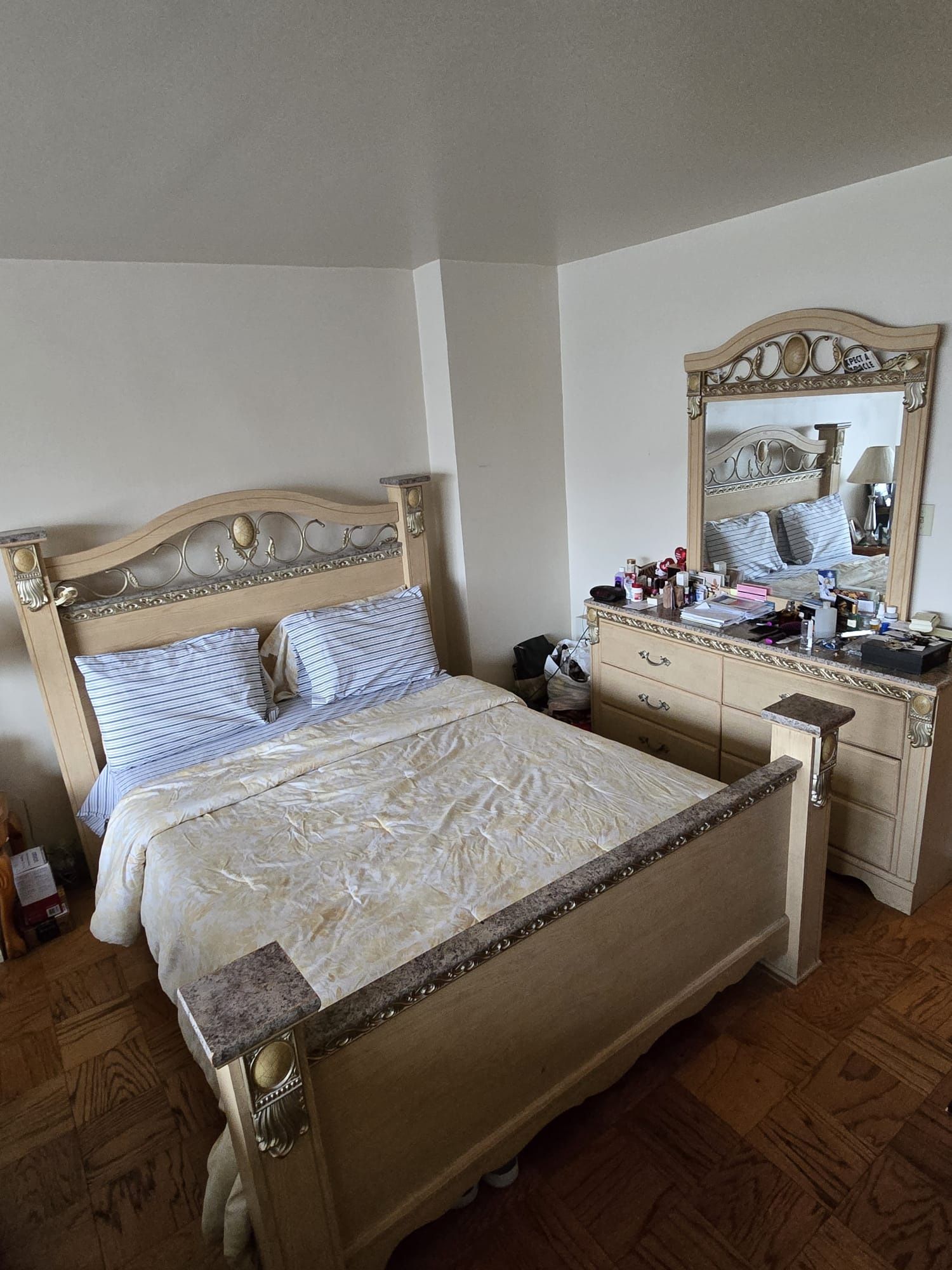Bed & Dresser
