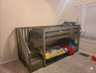Twin bunk bed with stairs