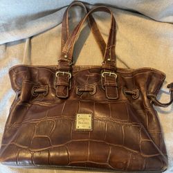 Brown Dooney & Bourke leather shoulder bag #leatherbag