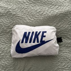 Nike Packable Windbreaker 