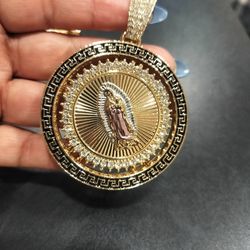 Medallón Virgen de Guadalupe en Oro laminado