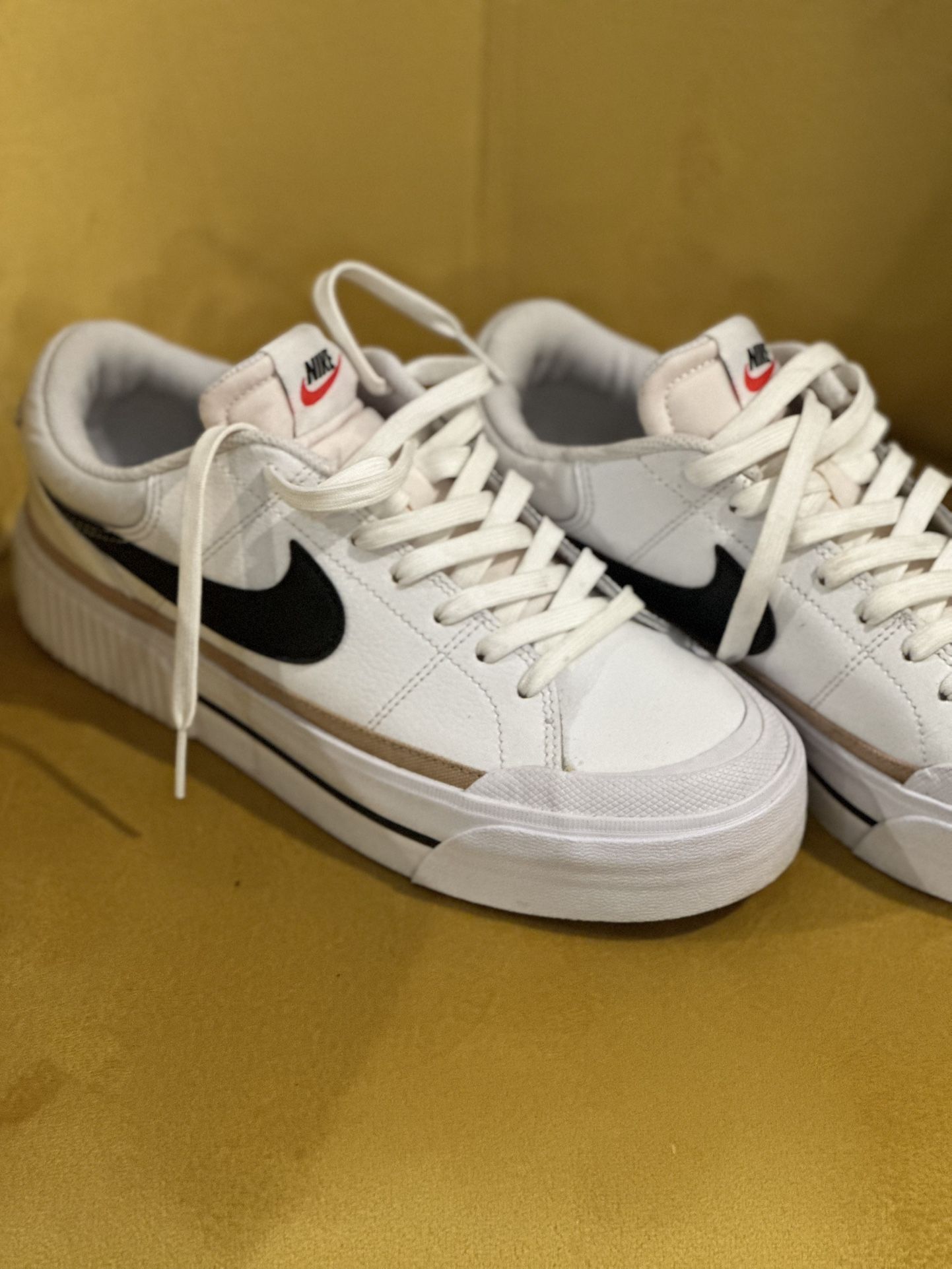 ✨ 2 pares de Tenis Nike Color Blanco – casi nuevos (Unicos Pares)✨