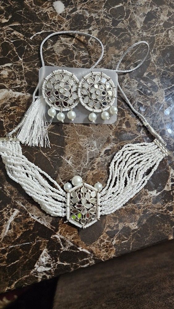 Silver choker set with studs
