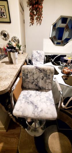 2 Bar Stools