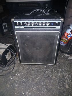 Acoustic B100 Bass Combo Amplifier