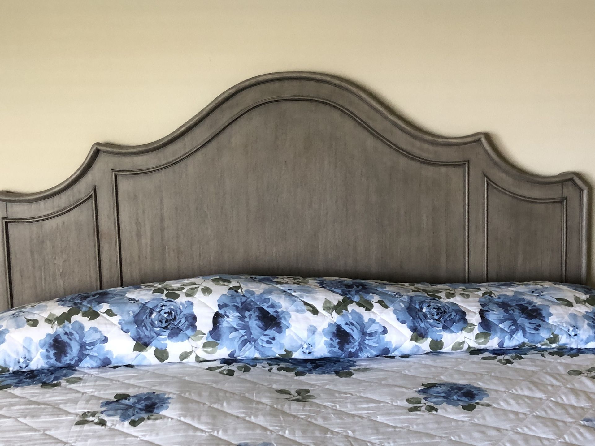 Cali King Adjustable Mattress with base and Bedroom Set