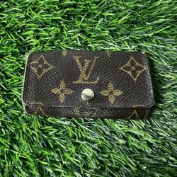 Louis Vuitton Monogram Keyholder