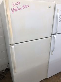 Roper Whirlpool White Refrigerator, 65.5” H x 29.5” W, 18 CF! 30-Day Guarantee! Delivery available TODAY!