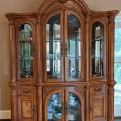 Monte Carlo China Cabinet