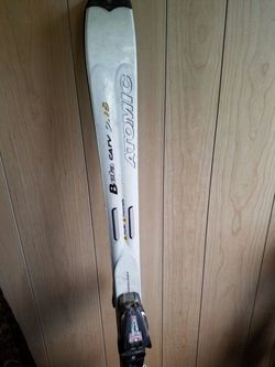 Atomic Beta carv 9.18 downhill skis