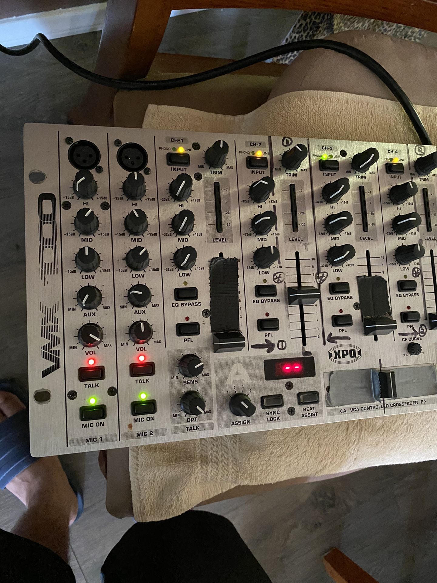 Behringer VMX1000 Pro Mixer dj mixer DJ equipment