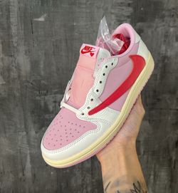 Jordan 1 low retro Travis Scott sail tropical pink