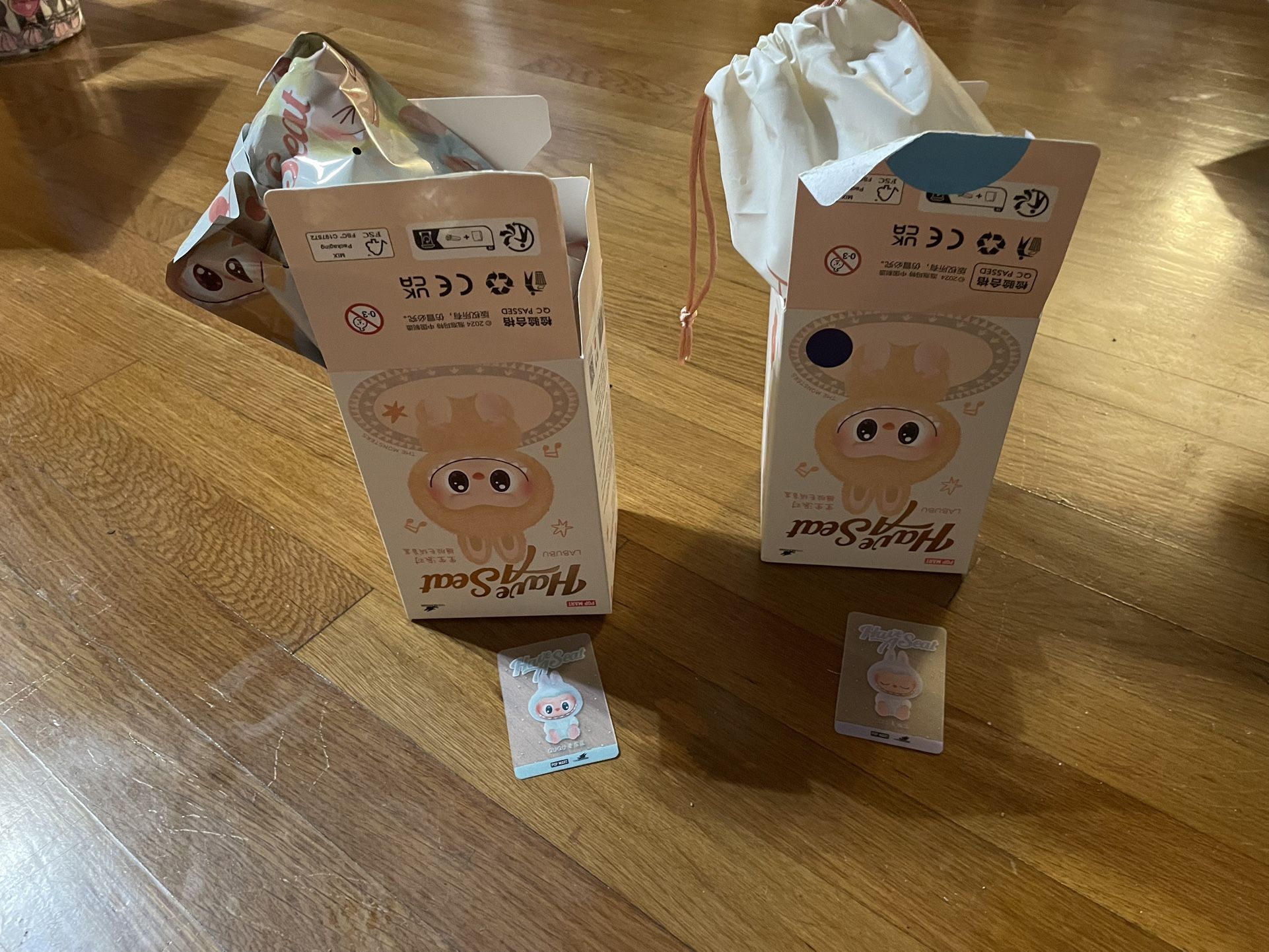 Authentic Labubu Have a Seat - Gugu and Zizi