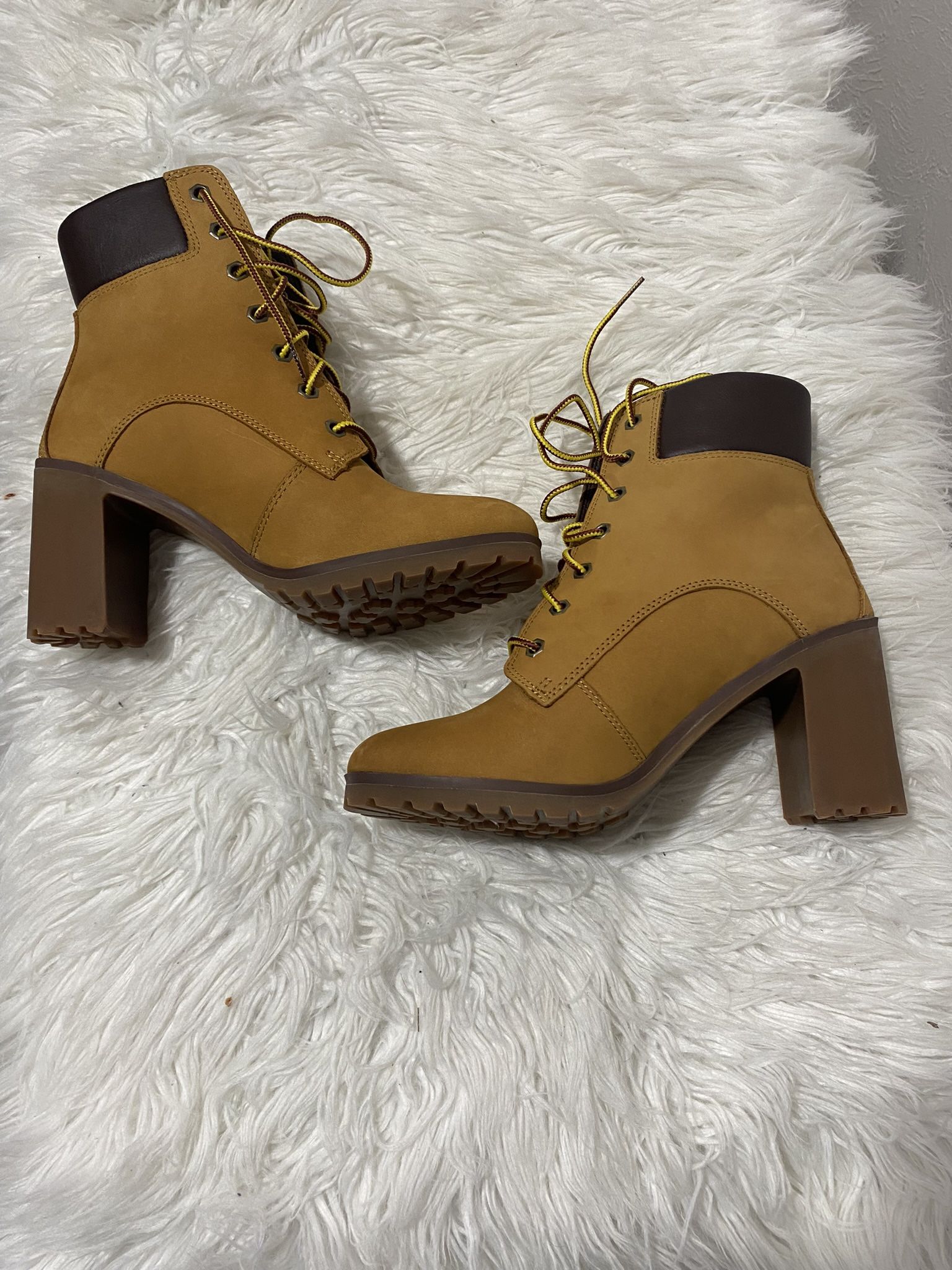 Women’s Timberland Heel Booties Size 7